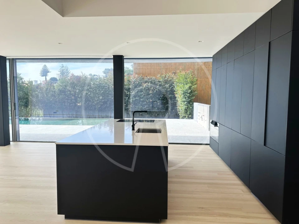 Moradia T4 para Venda em Alcabideche Foto 9