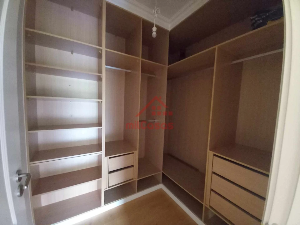 Apartamento T1 para Arrendamento em Turcifal Foto 11