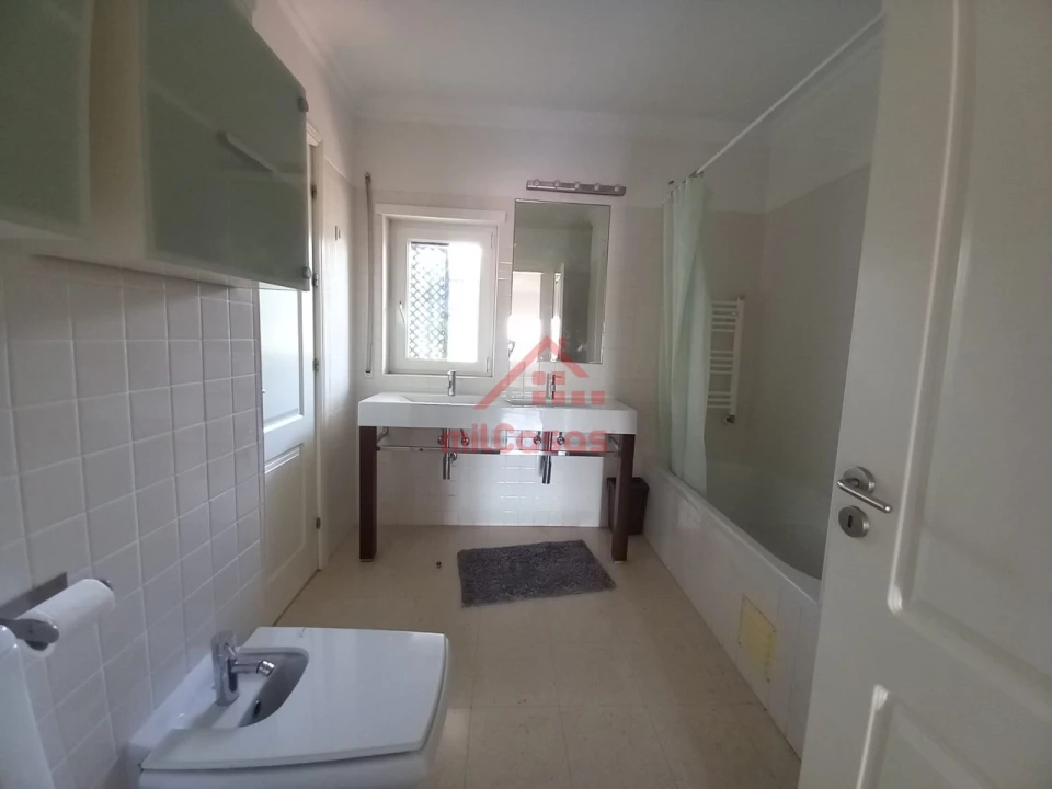 Apartamento T1 para Arrendamento em Turcifal Foto 18