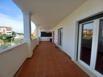 Apartamento T1 para Arrendamento em Turcifal