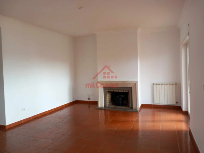 Apartamento T1 para Arrendamento em Turcifal Foto 3