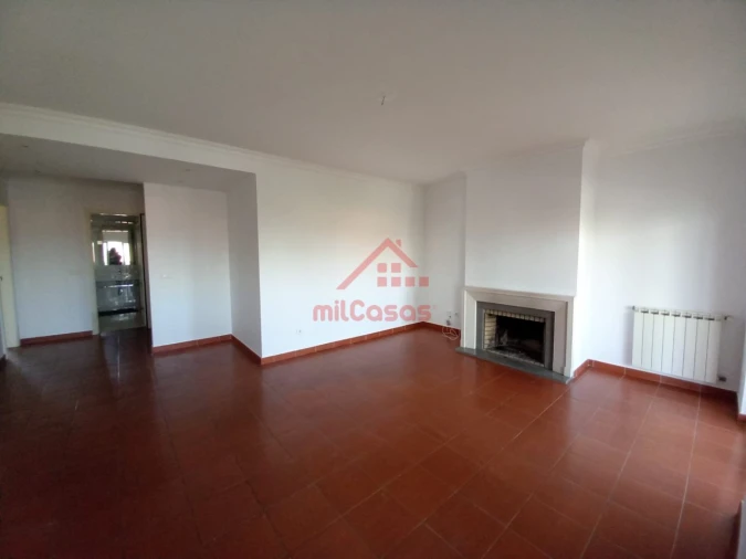 Apartamento T1 para Arrendamento em Turcifal Foto 6