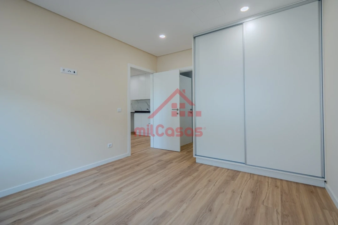 Apartamento T1 para Venda em Vilar Foto 7