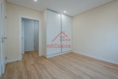 Apartamento T1 para Venda em Vilar