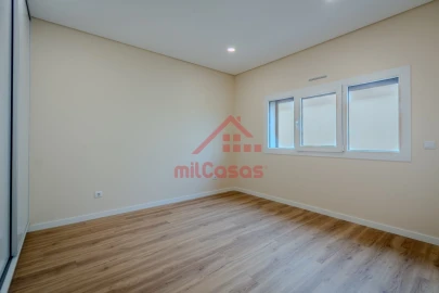 Apartamento T1 para Venda em Vilar