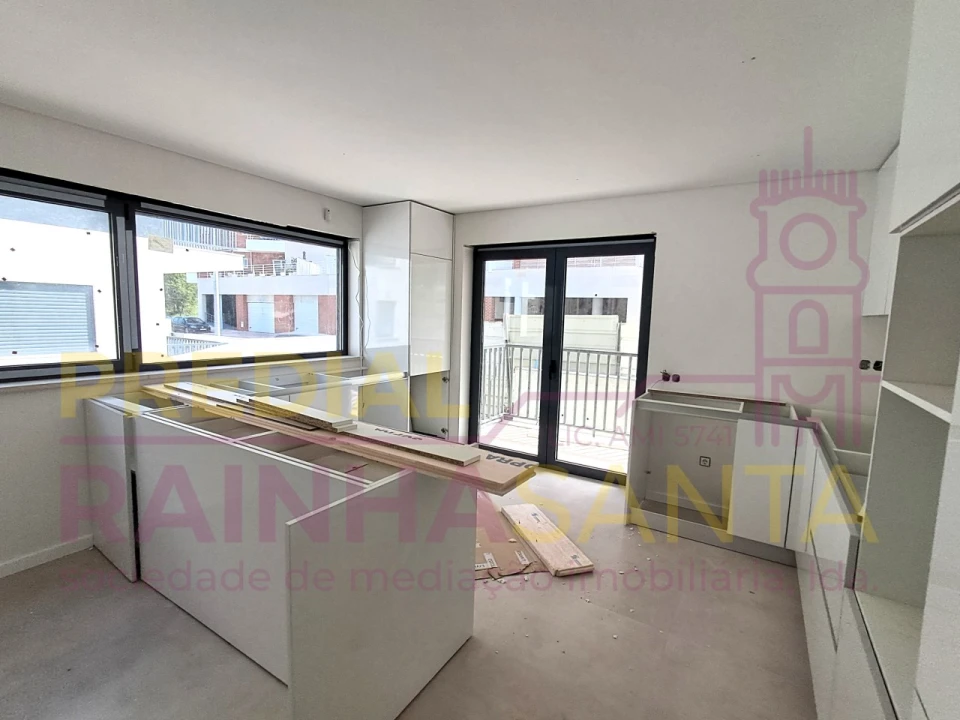 Moradia T4 para Venda em Tavarede Foto 21