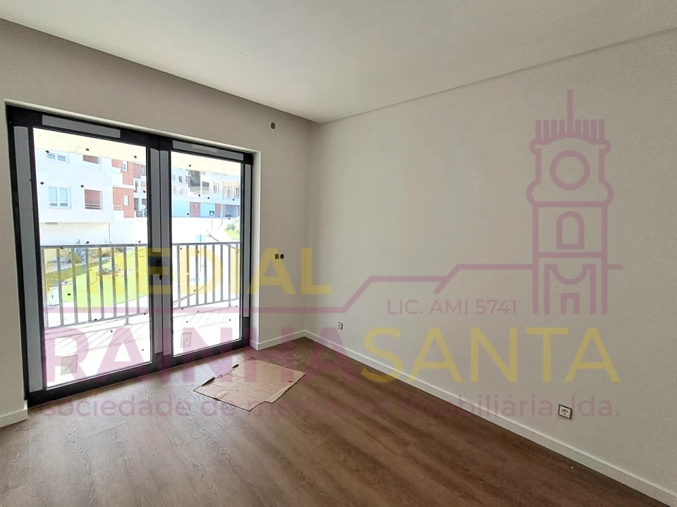 Moradia T4 para Venda em Tavarede Foto 24