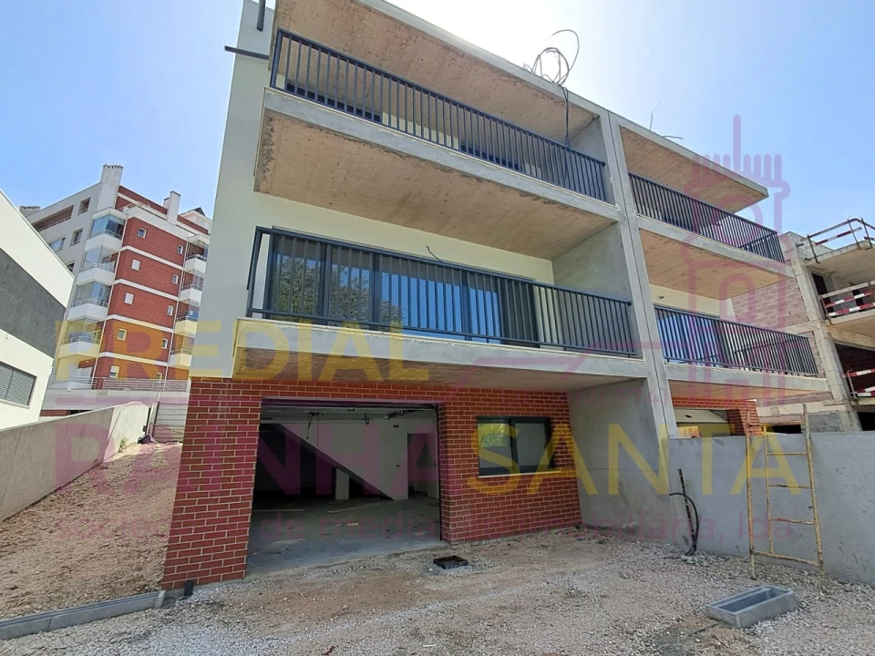 Moradia T4 para Venda em Tavarede Foto 26