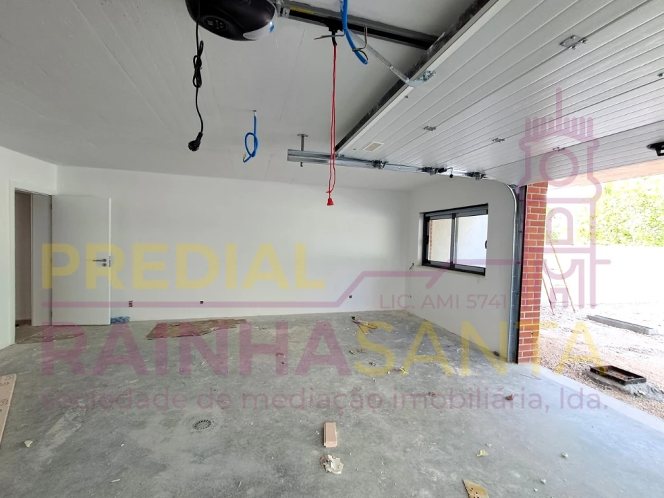 Moradia T4 para Venda em Tavarede Foto 27