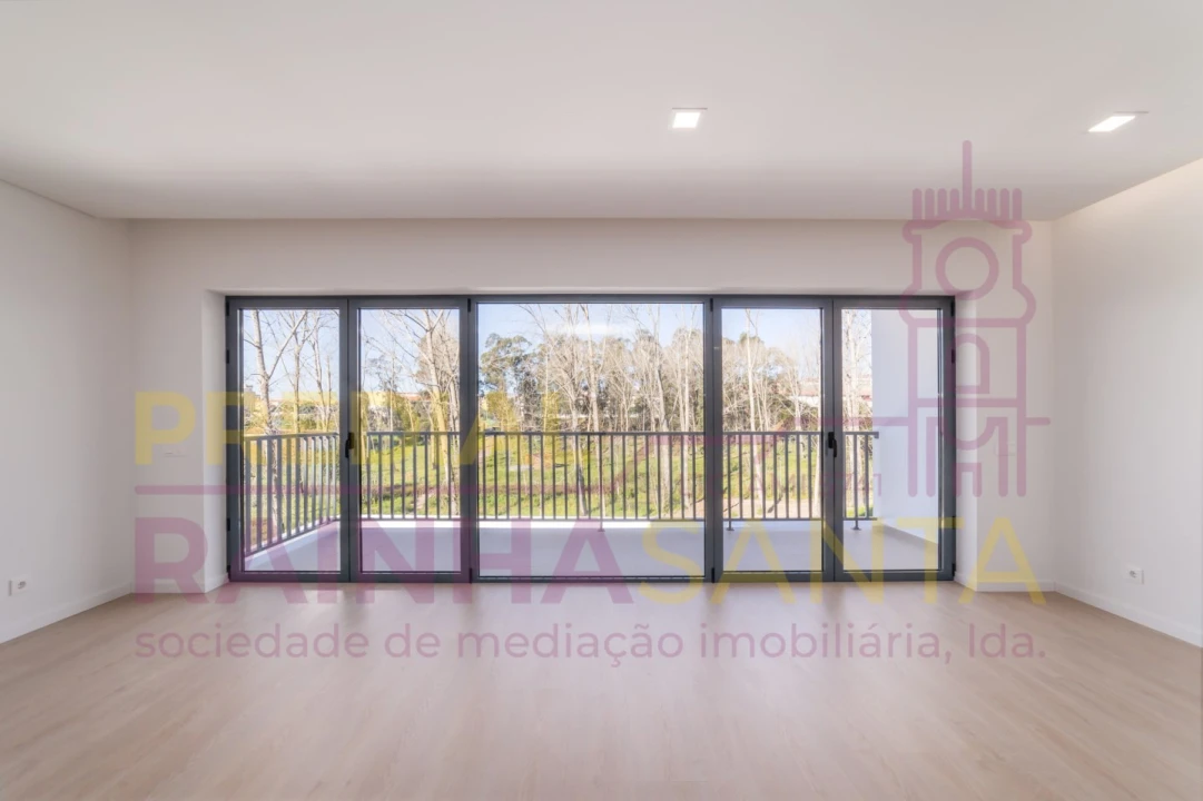 Moradia T4 para Venda em Tavarede Foto 3