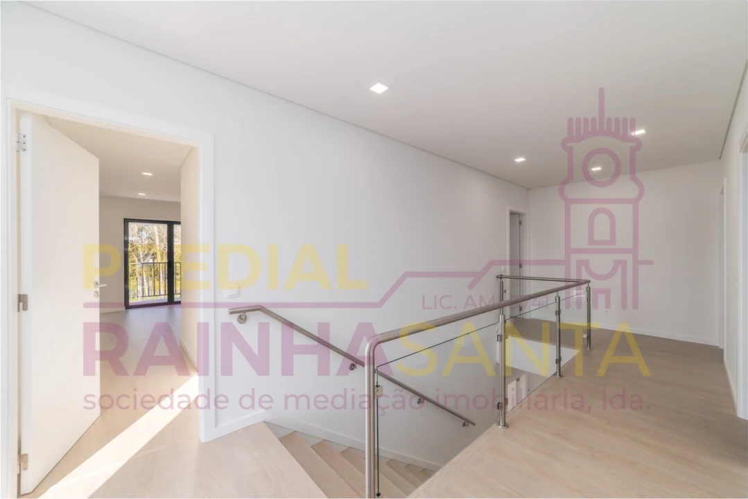 Moradia T4 para Venda em Tavarede Foto 40