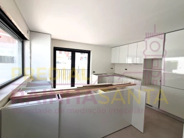 Moradia T4 para Venda em Tavarede