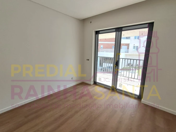 Moradia T4 para Venda em Tavarede Foto 13