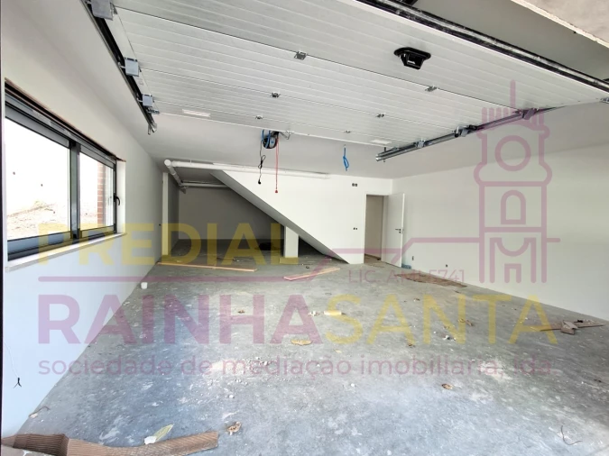 Moradia T4 para Venda em Tavarede Foto 23