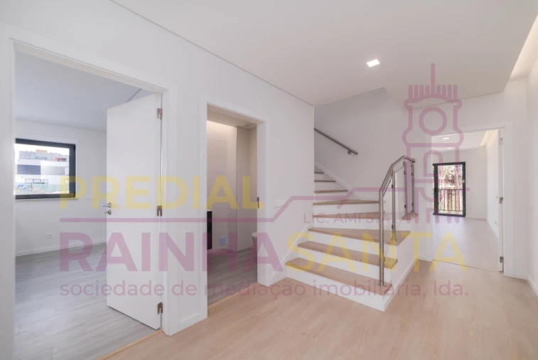 Moradia T4 para Venda em Tavarede Foto 35