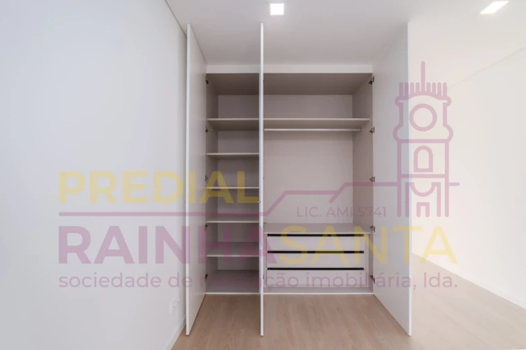 Moradia T4 para Venda em Tavarede Foto 38