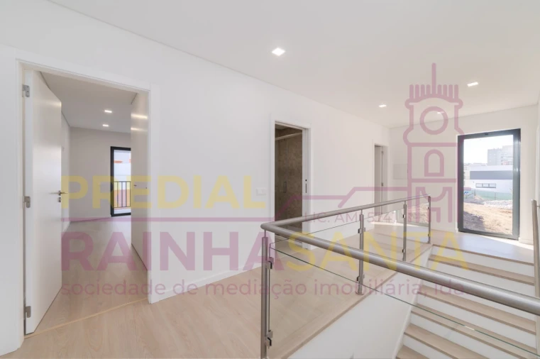 Moradia T4 para Venda em Tavarede Foto 39