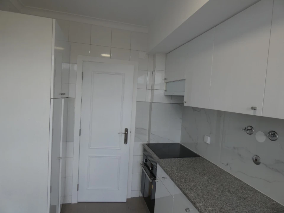 Apartamento T3 para Venda em Caparica e Trafaria Foto 11