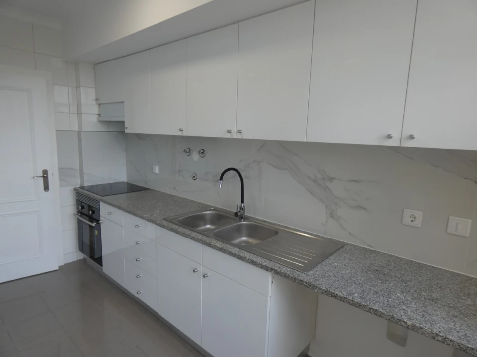Apartamento T3 para Venda em Caparica e Trafaria Foto 12
