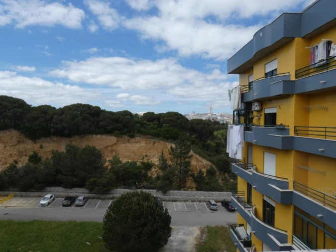 Apartamento T3 para Venda em Caparica e Trafaria Foto 2