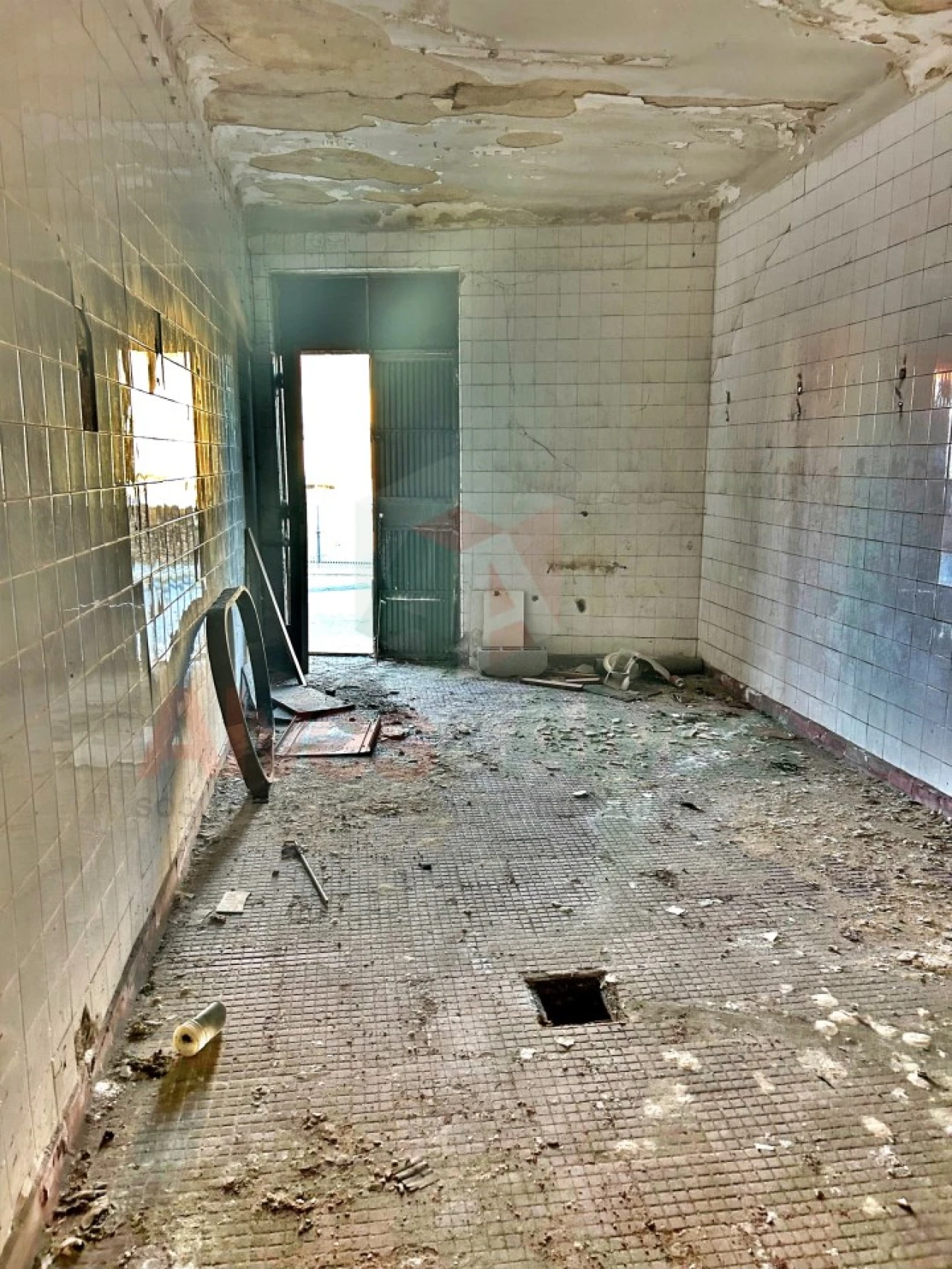 Armazém para Venda em Milheiros Foto 9