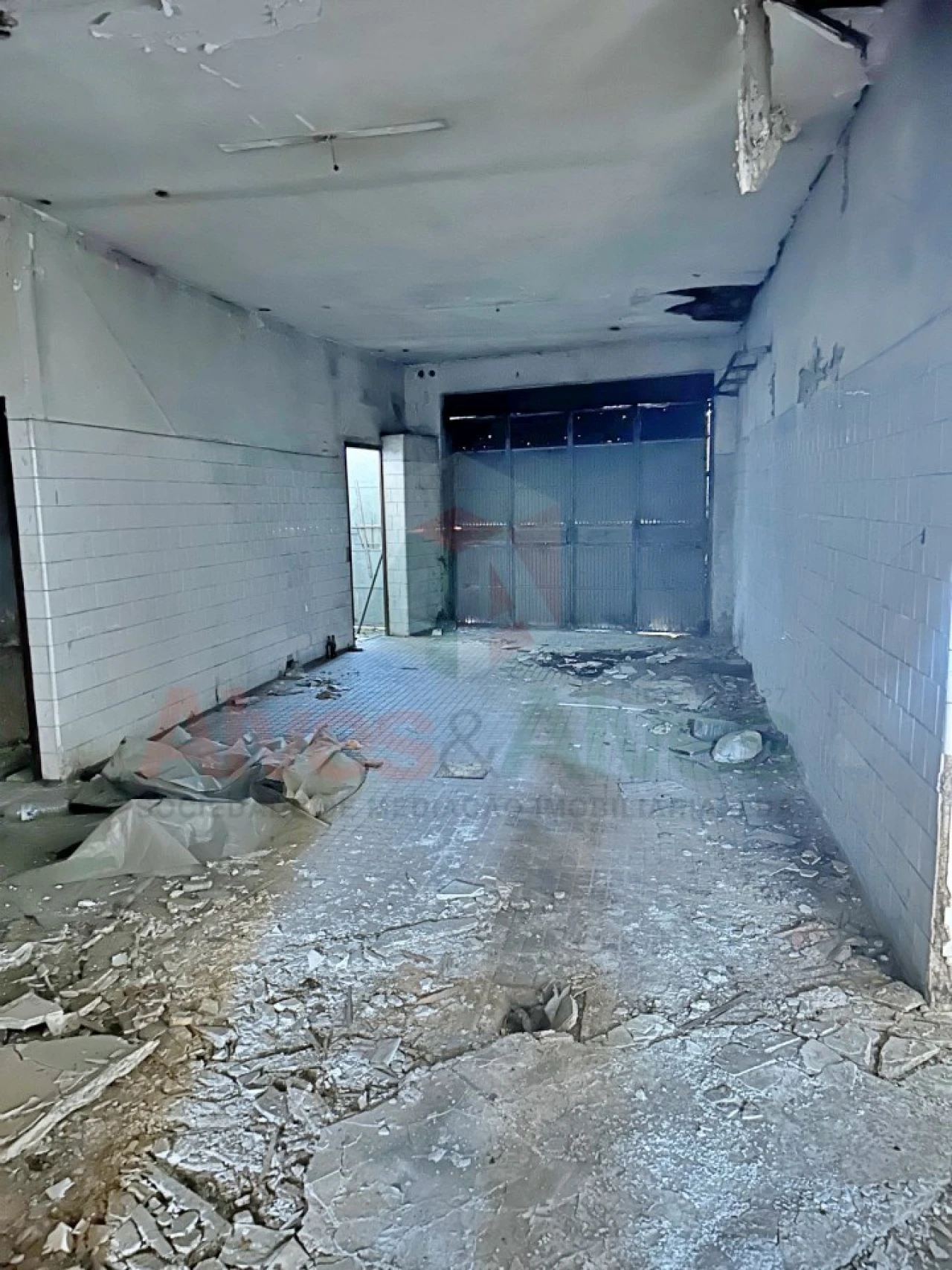 Armazém para Venda em Milheiros Foto 10