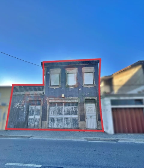 Armazém para Venda em Milheiros