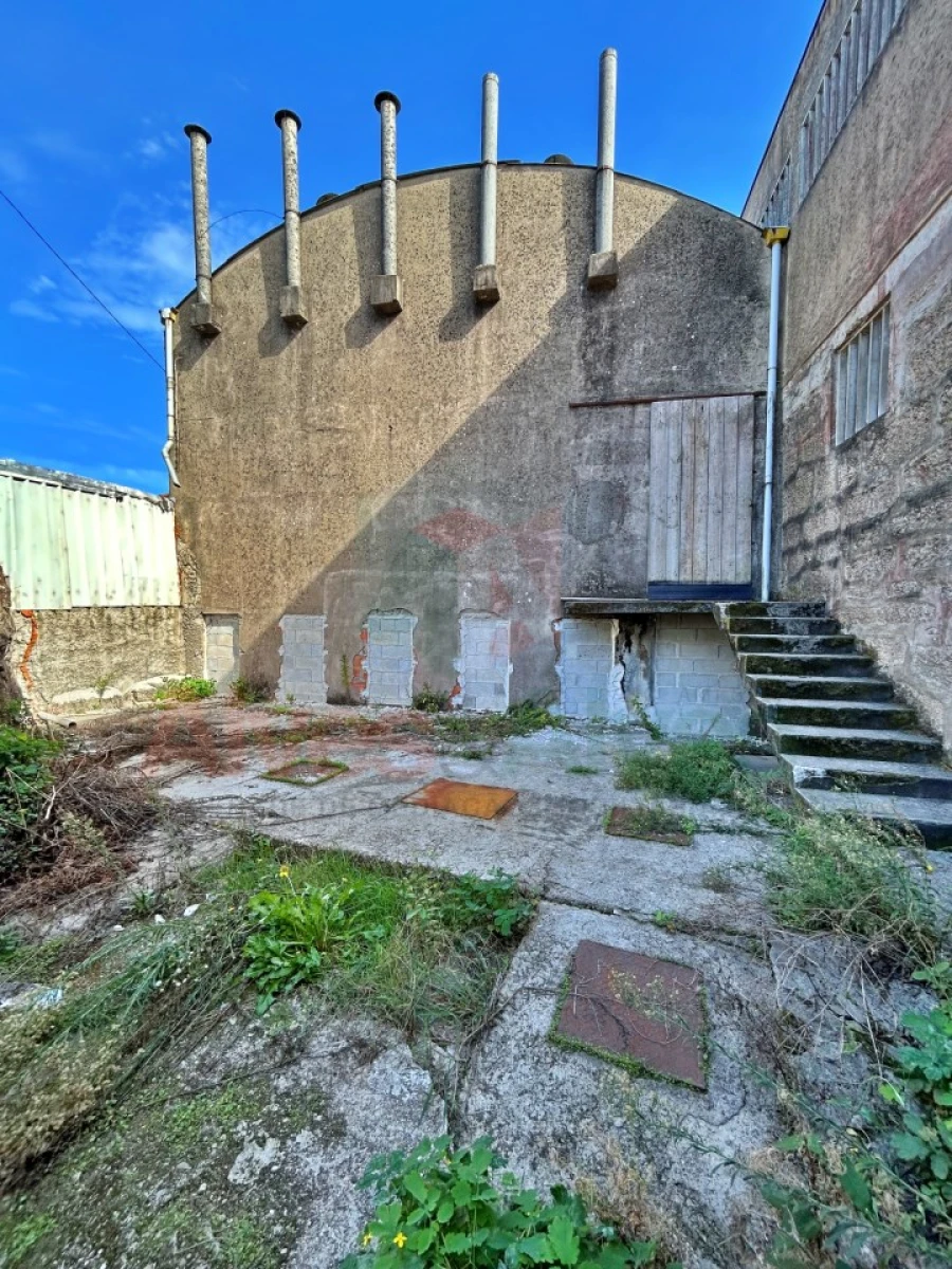 Armazém para Venda em Milheiros Foto 4
