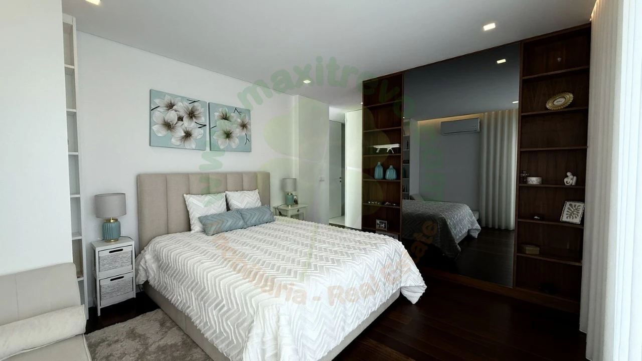 Moradia T4 para Venda em Charneca de Caparica e Sobreda Foto 26