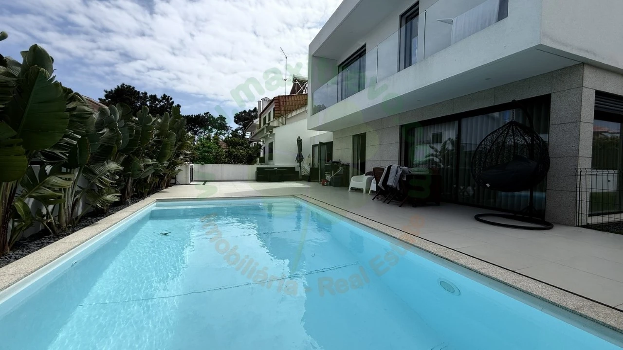 Moradia T4 para Venda em Charneca de Caparica e Sobreda Foto 43