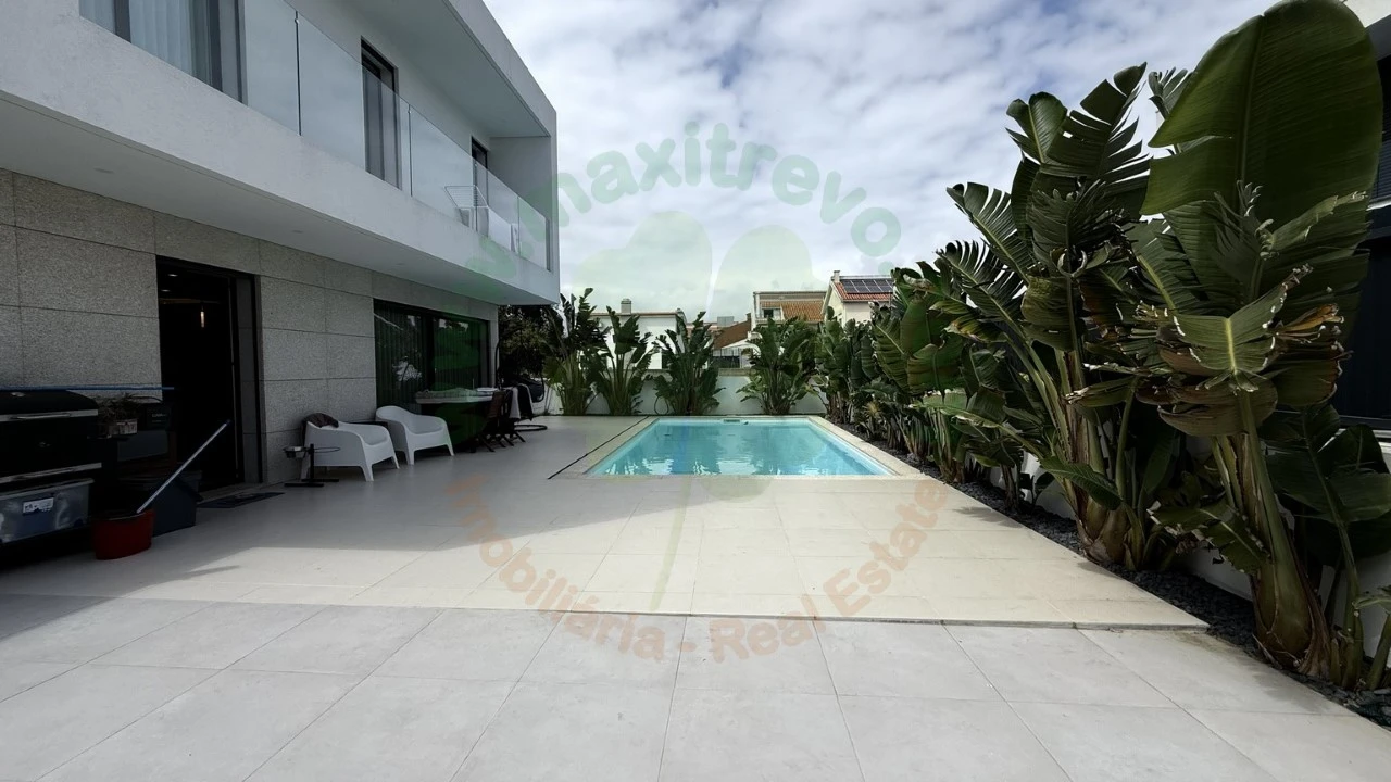 Moradia T4 para Venda em Charneca de Caparica e Sobreda Foto 44