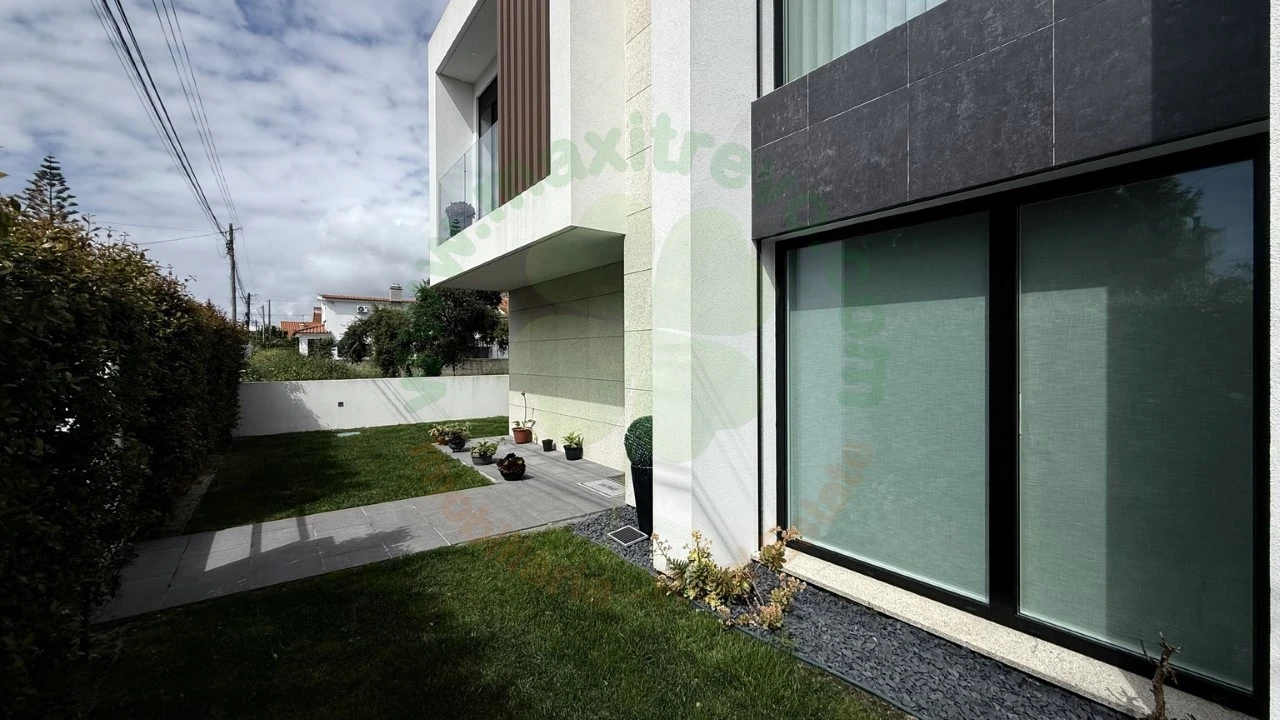 Moradia T4 para Venda em Charneca de Caparica e Sobreda Foto 47