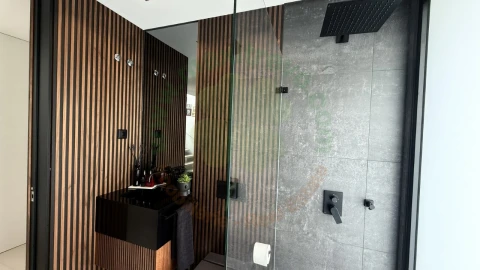 Moradia T4 para Venda em Charneca de Caparica e Sobreda