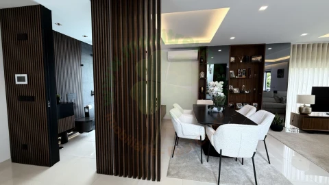 Moradia T4 para Venda em Charneca de Caparica e Sobreda