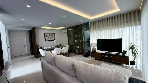 Moradia T4 para Venda em Charneca de Caparica e Sobreda