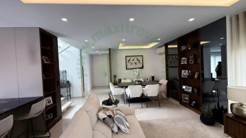 Moradia T4 para Venda em Charneca de Caparica e Sobreda