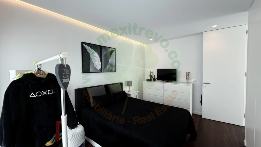 Moradia T4 para Venda em Charneca de Caparica e Sobreda Foto 42