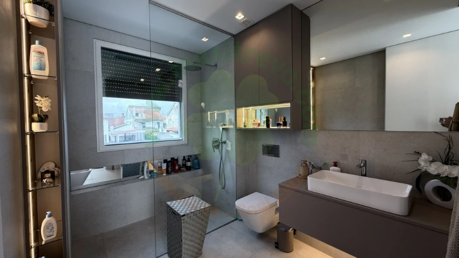 Moradia T4 para Venda em Charneca de Caparica e Sobreda Foto 37