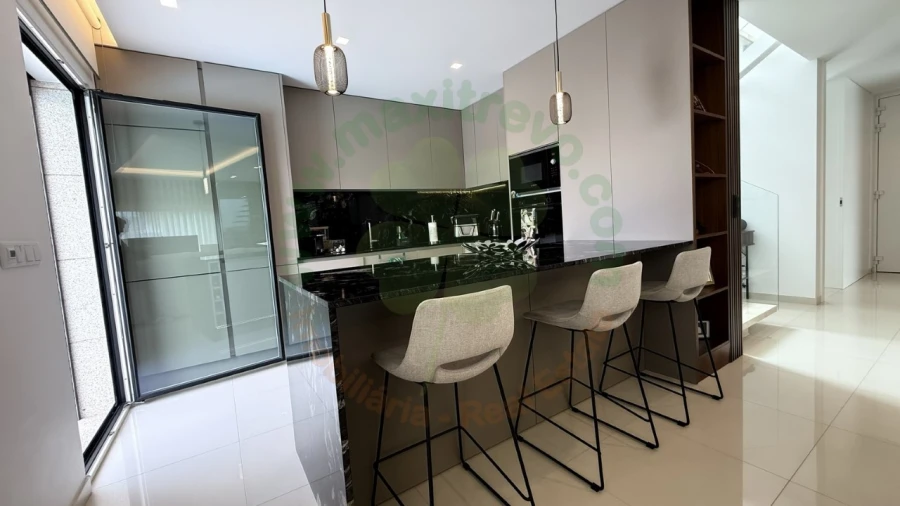 Moradia T4 para Venda em Charneca de Caparica e Sobreda Foto 12