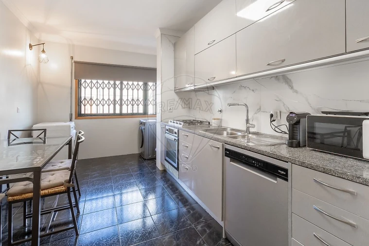 Apartamento T2 para Venda em Avintes Foto 7