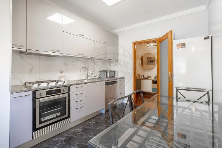 Apartamento T2 para Venda em Avintes Foto 6