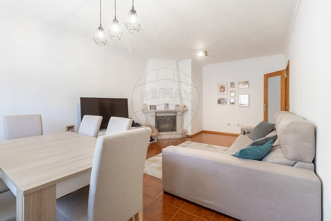 Apartamento T2 para Venda em Avintes Foto 2