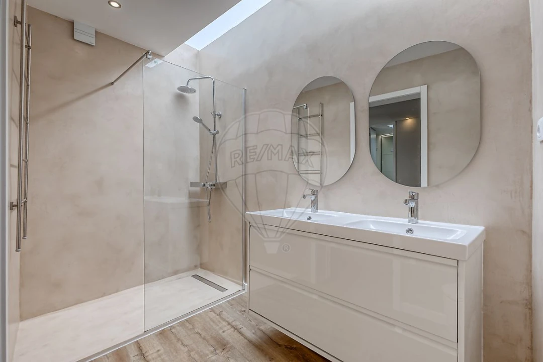 Moradia T1 para Venda em Canelas Foto 9