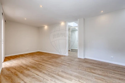 Moradia T1 para Venda em Canelas