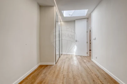 Moradia T1 para Venda em Canelas