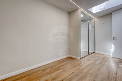 Moradia T1 para Venda em Canelas