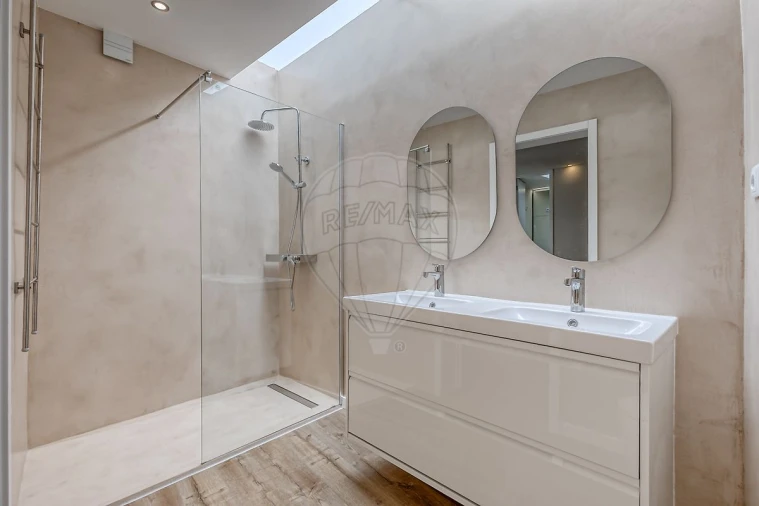 Moradia T1 para Venda em Canelas Foto 9