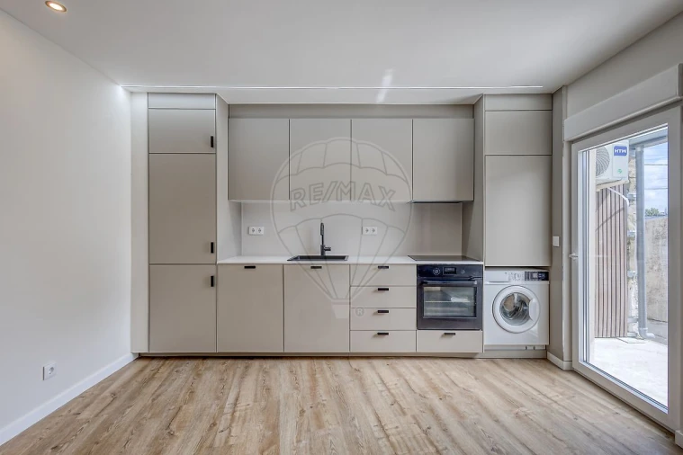 Moradia T1 para Venda em Canelas Foto 16