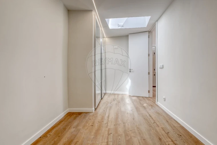 Moradia T1 para Venda em Canelas Foto 5