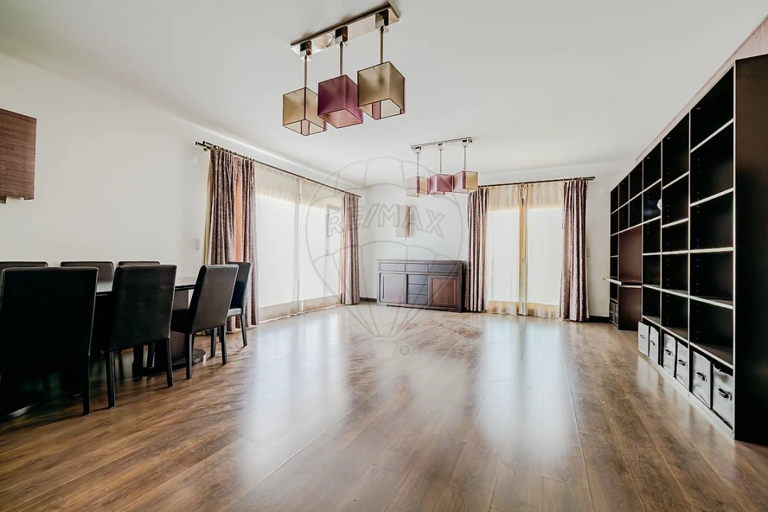 Apartamento T3 para Venda em Alverca do Ribatejo e Sobralinho Foto 1